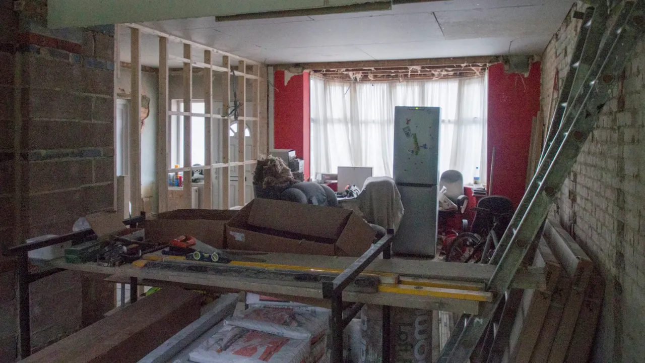 Quanto custa reformar uma casa inteira: o que ninguém te conta sobre os valores reais