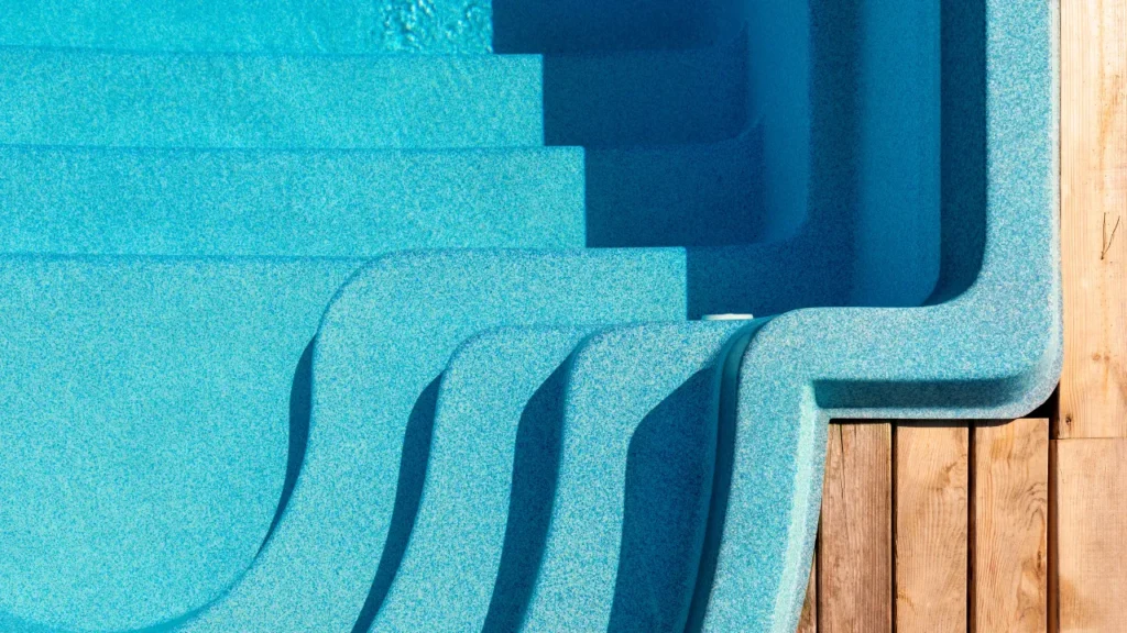 Quanto custa uma reforma de piscina de fibra